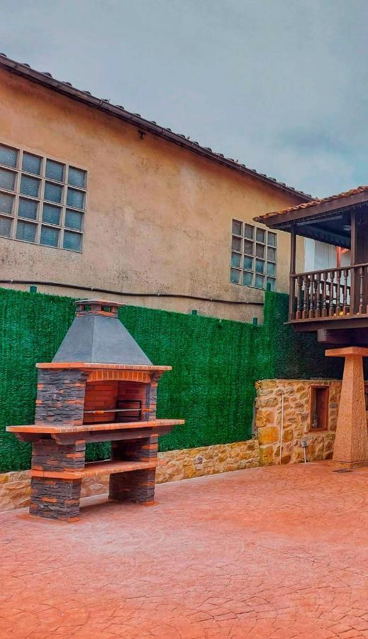 Los Campos Vivienda Vacacional Onís エクステリア 写真